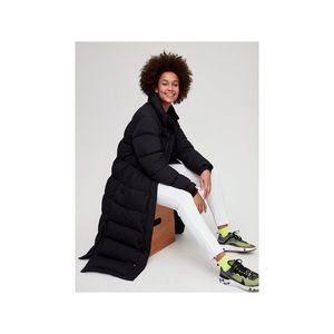 Aritzia Tna
The Super Puff Long